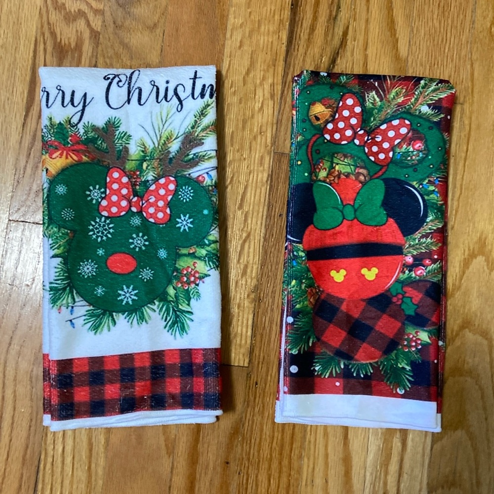 BN Two 70x45” Large Decorative Christmas 🎄Kitchen Towels. Gift them or Self Use
